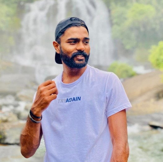 Aravinthan Aravinth